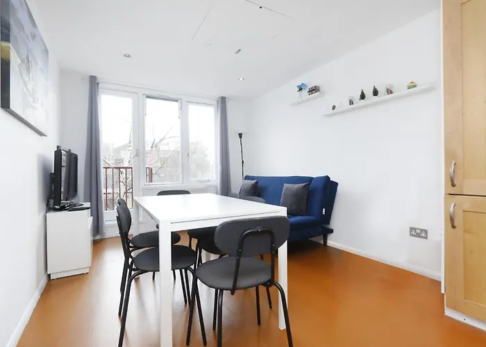 Beautiful 2 Bed 2 Bath - Notting Hill